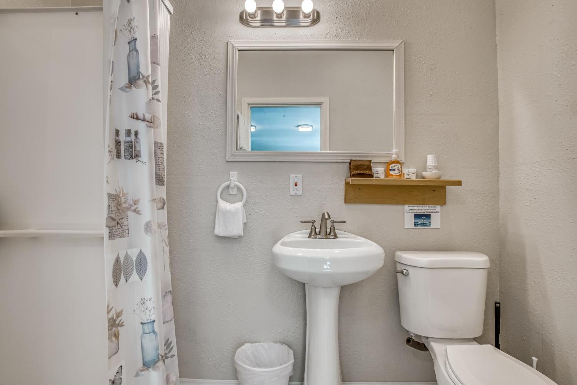 The Quintessa Cottage Clinton エクステリア 写真